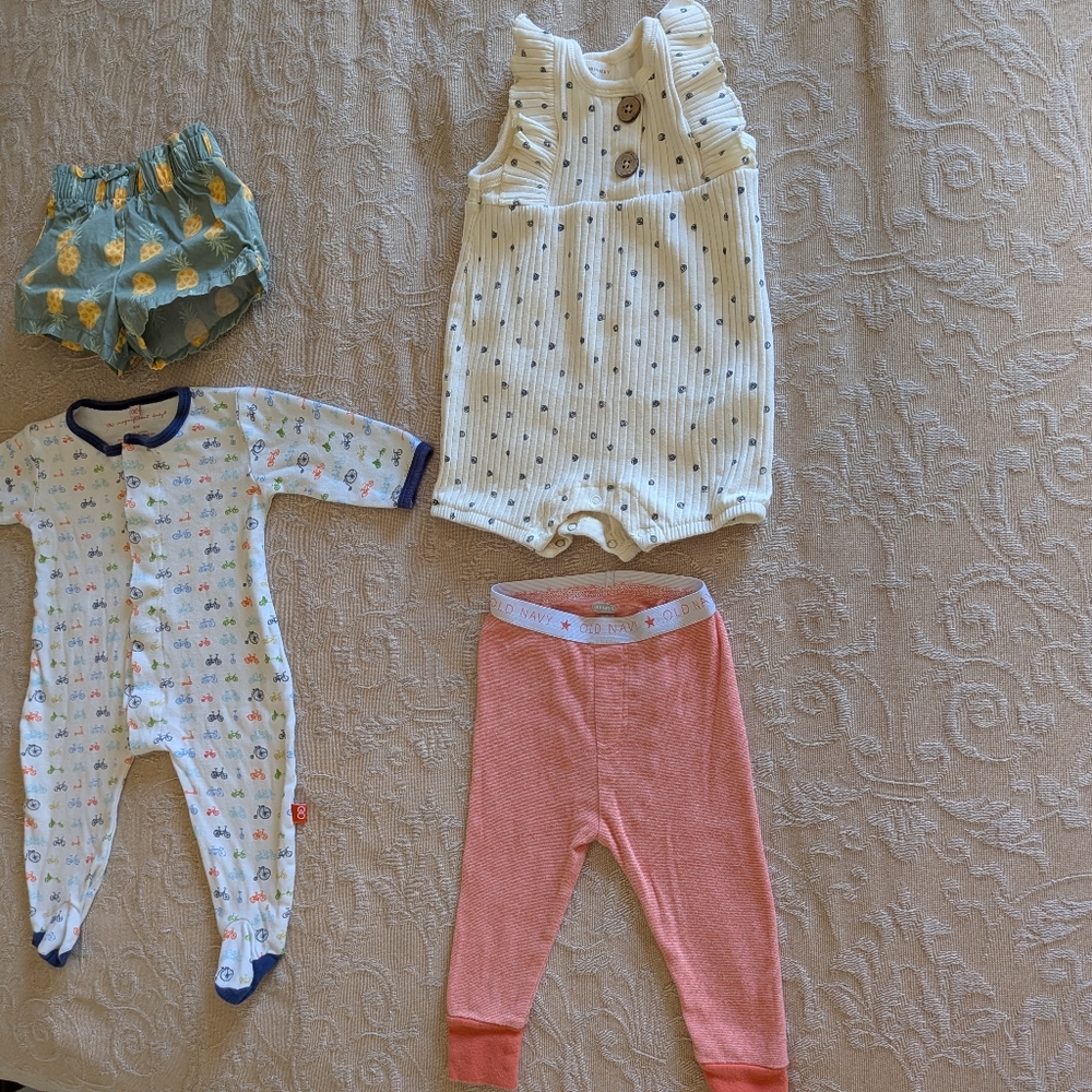 4 Piece 6 Month size Baby Girl Clothing Bundle old Navy, Carters